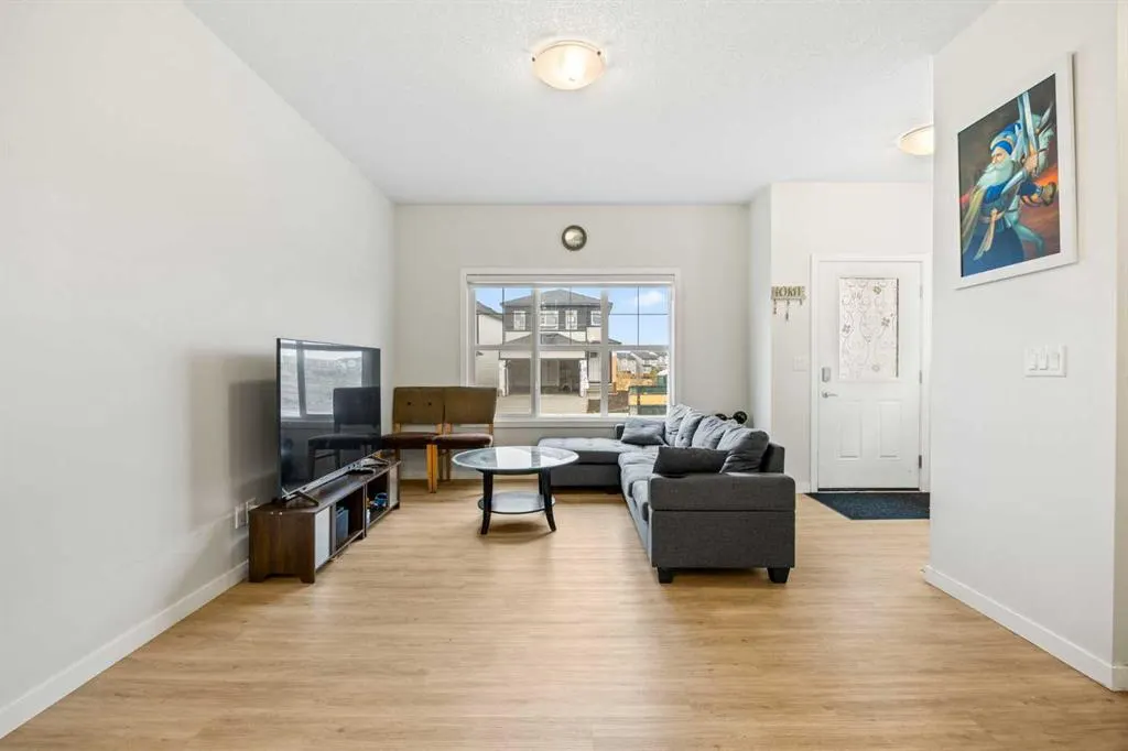 288 Cornerbrook Drive NE
