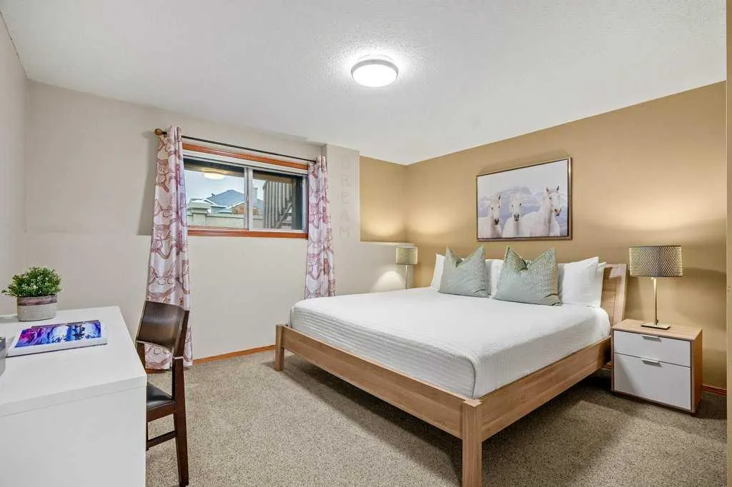 116 Sunlake Gardens SE