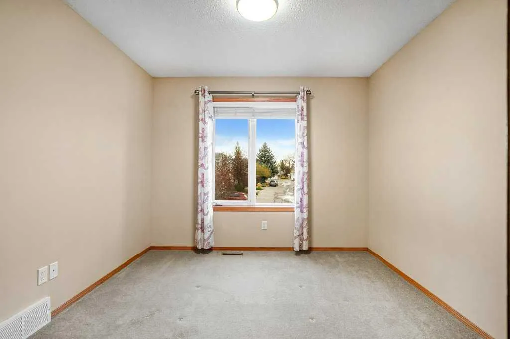 116 Sunlake Gardens SE