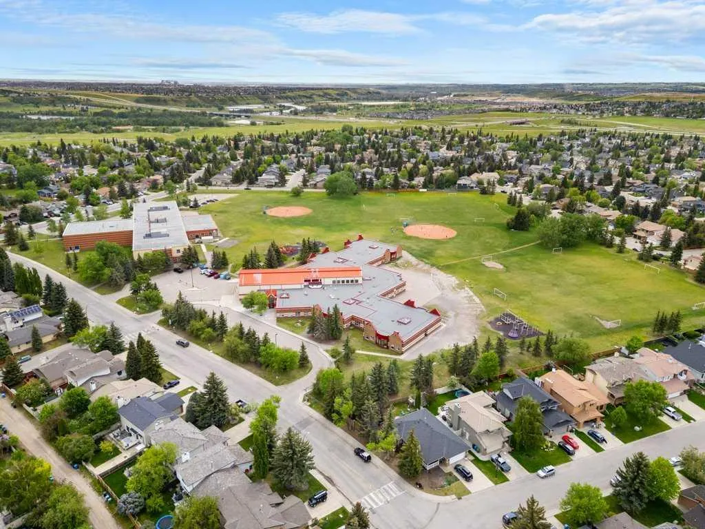 116 Sunlake Gardens SE