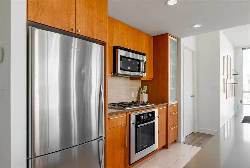 1118 12 Avenue SW, #1204