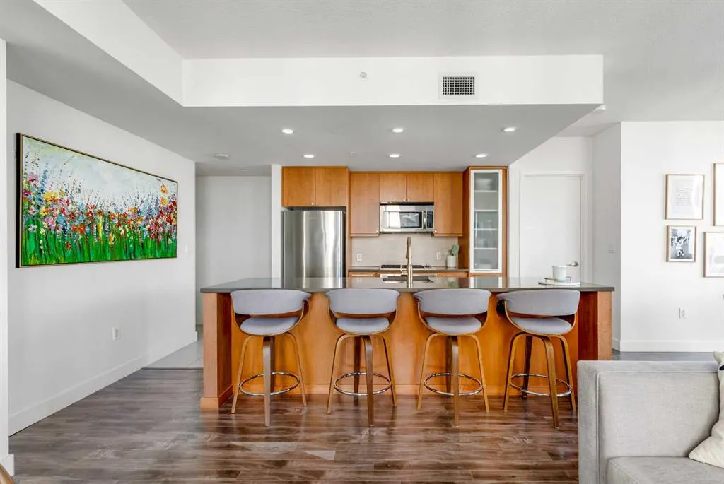 1118 12 Avenue SW, #1204