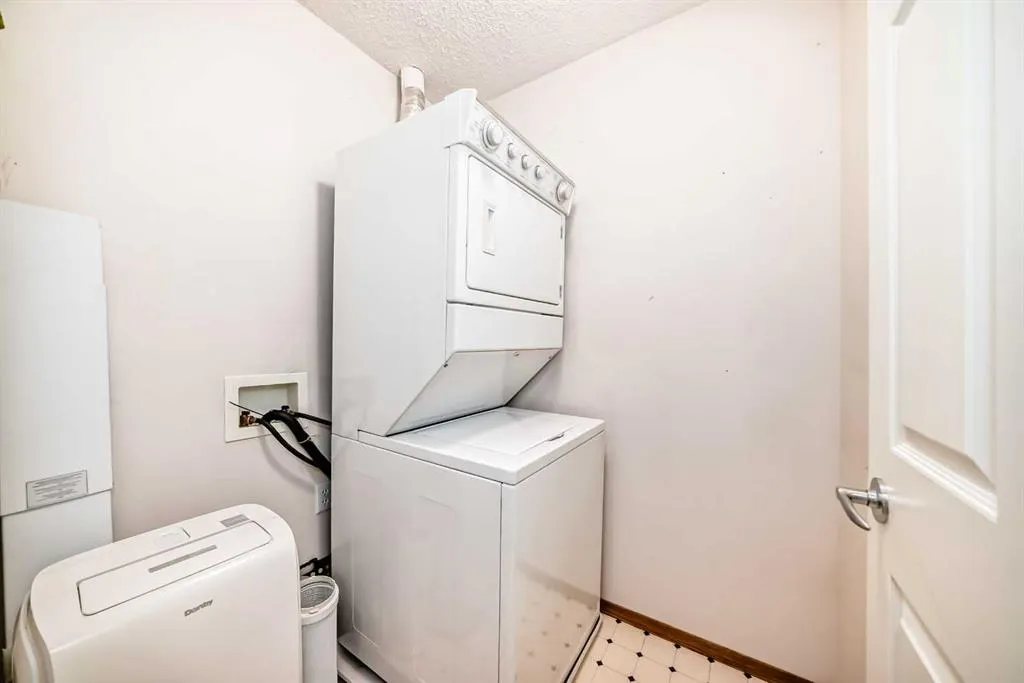 11 Somervale View SW, #306