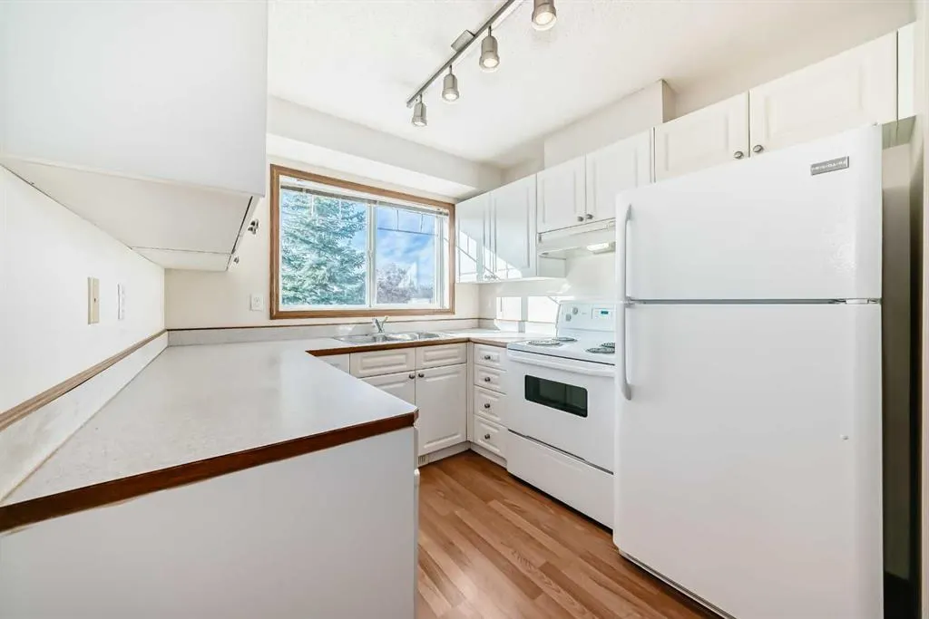 11 Somervale View SW, #306