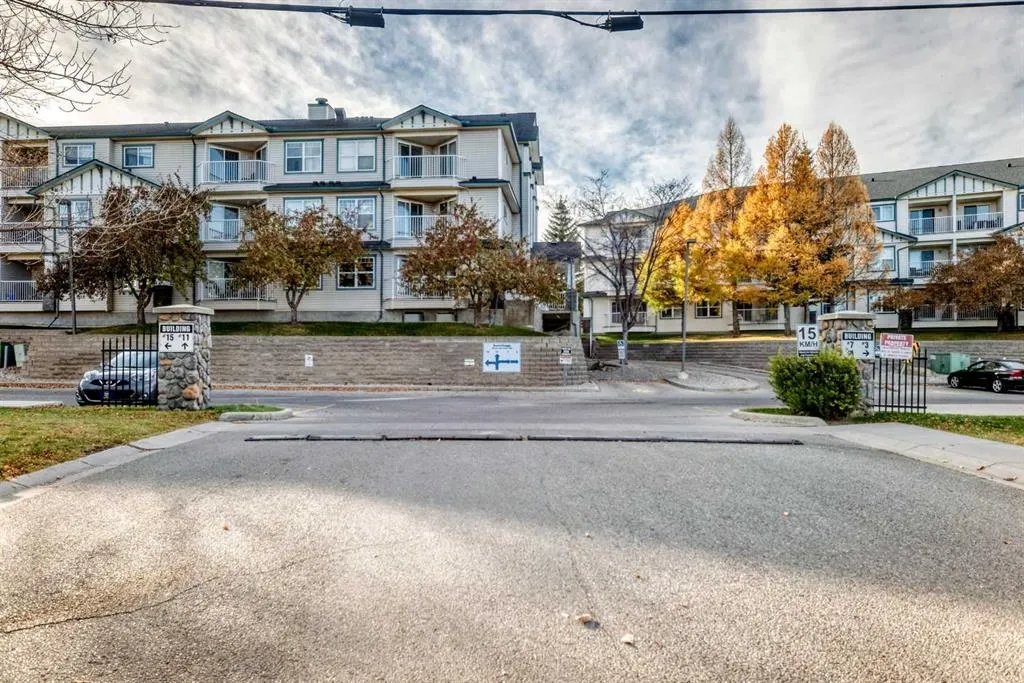 11 Somervale View SW, #306