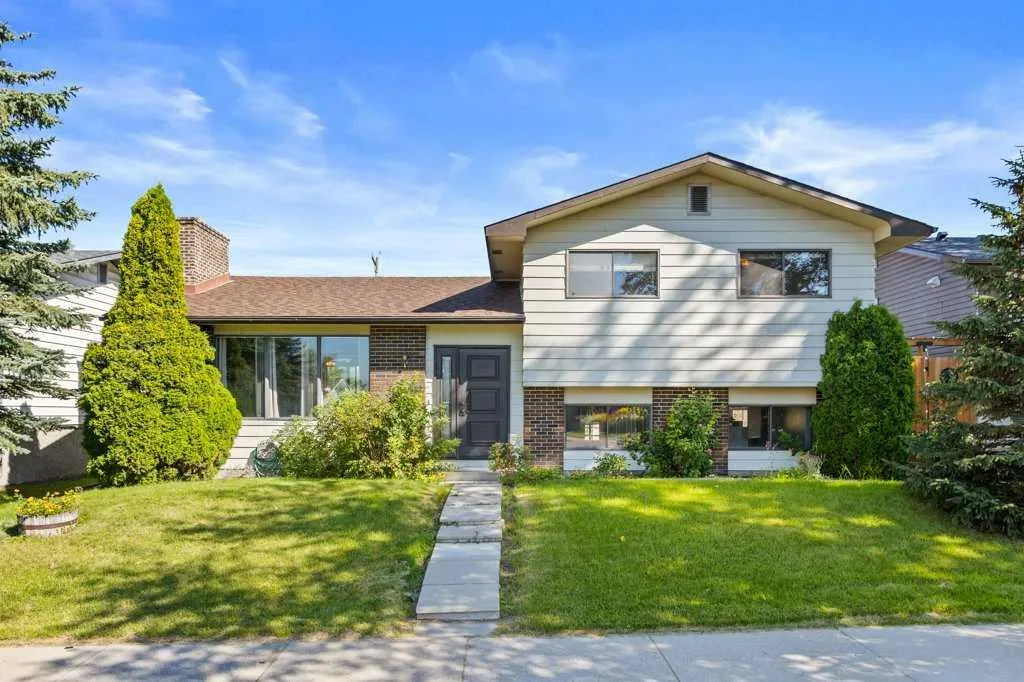 4724 Rundlehorn Drive NE