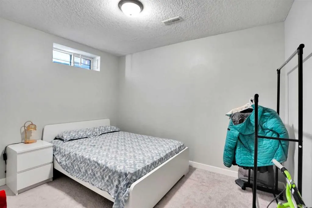 5 Coville Gardens NE