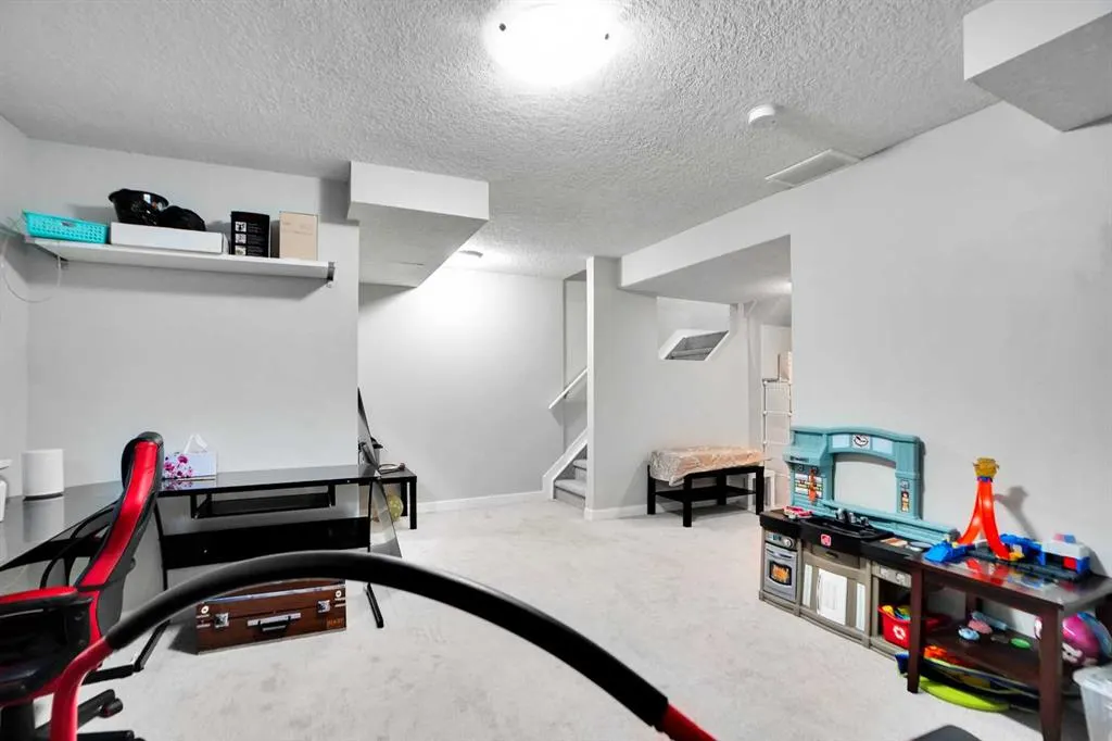 5 Coville Gardens NE