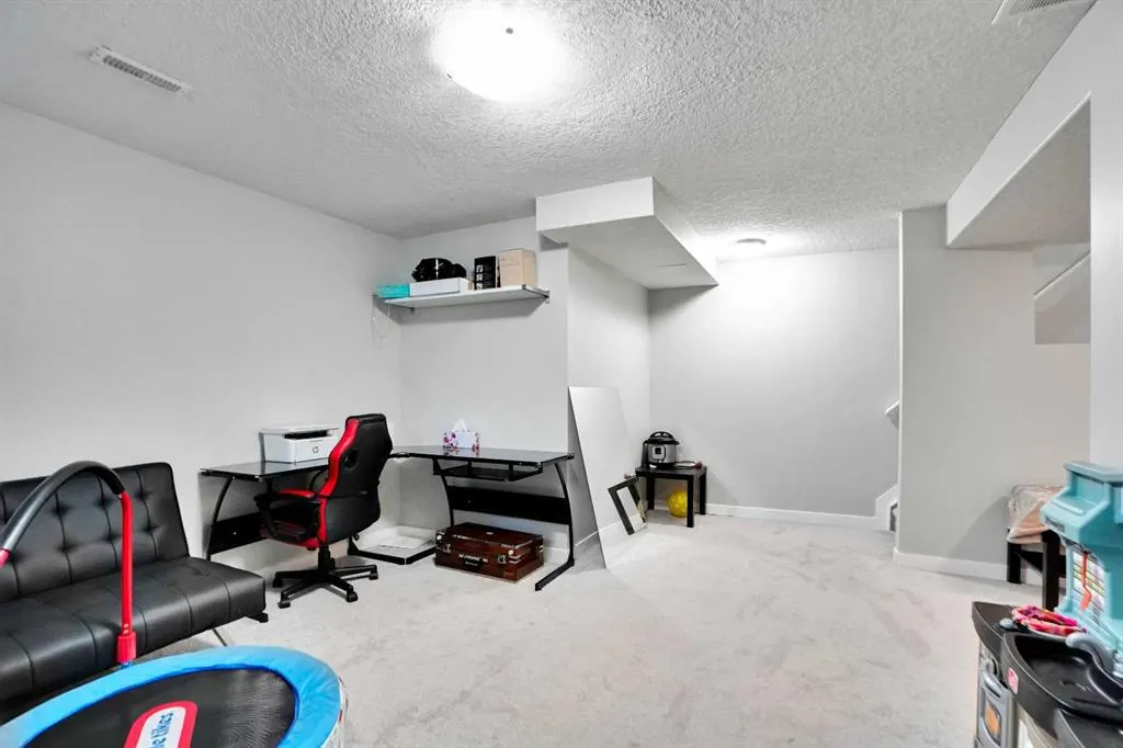 5 Coville Gardens NE