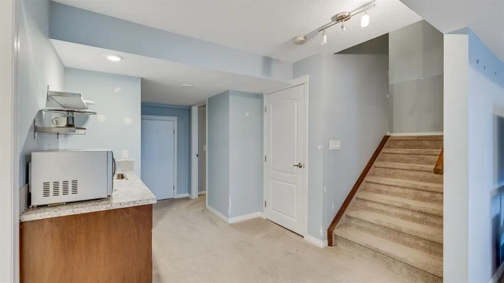 343 Hillcrest Heights SW