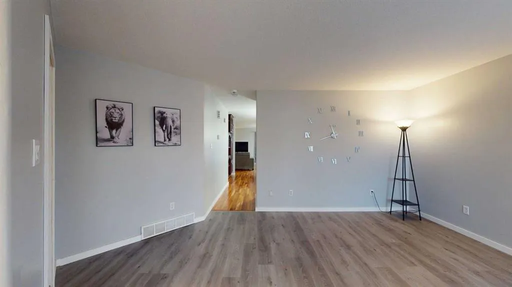 333 Lindstrom Crescent