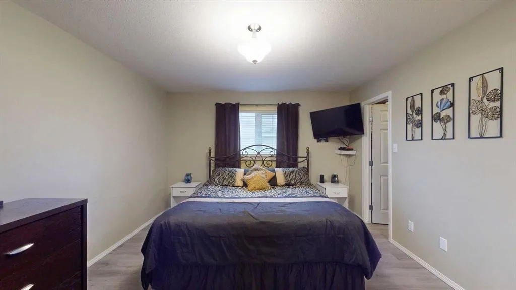 333 Lindstrom Crescent