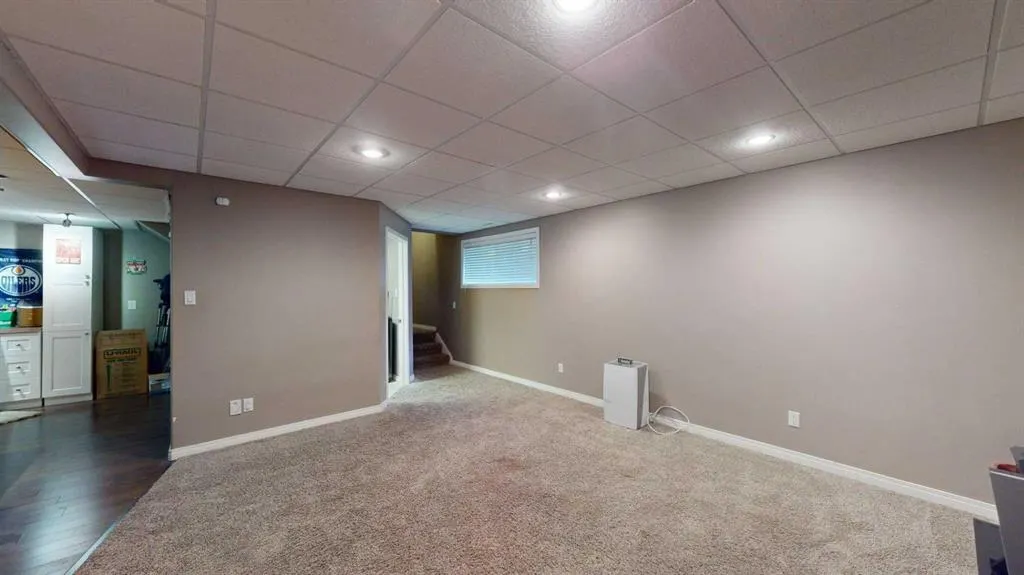 333 Lindstrom Crescent