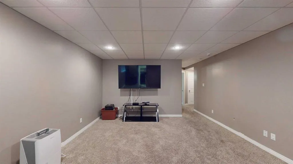 333 Lindstrom Crescent