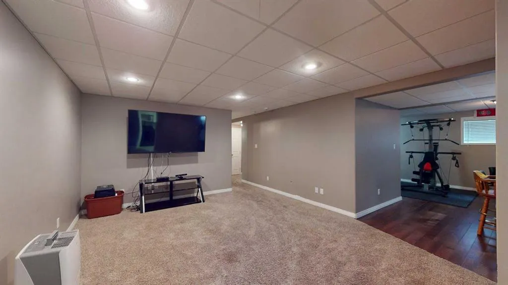 333 Lindstrom Crescent