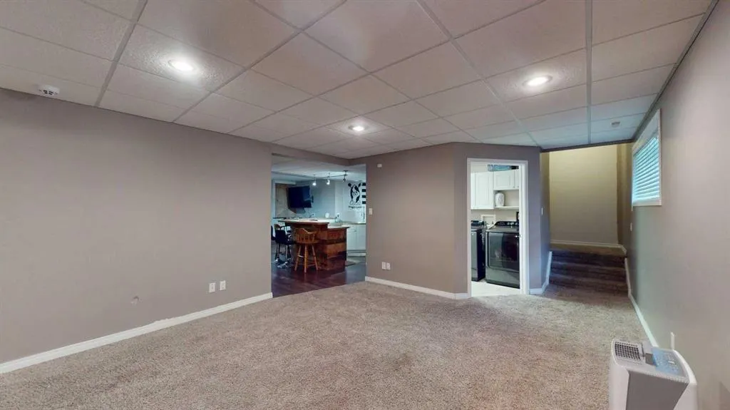 333 Lindstrom Crescent