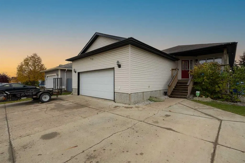 333 Lindstrom Crescent