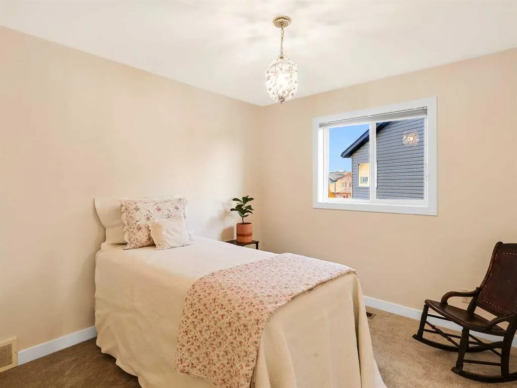 50 Elgin Meadows Green SE