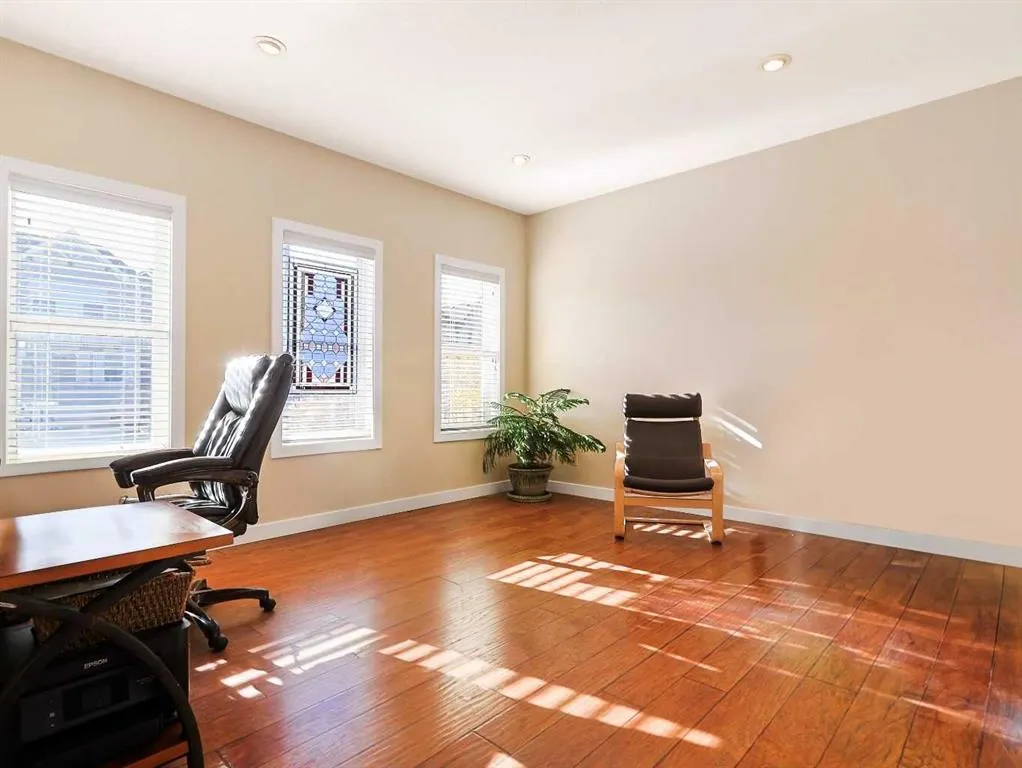 50 Elgin Meadows Green SE