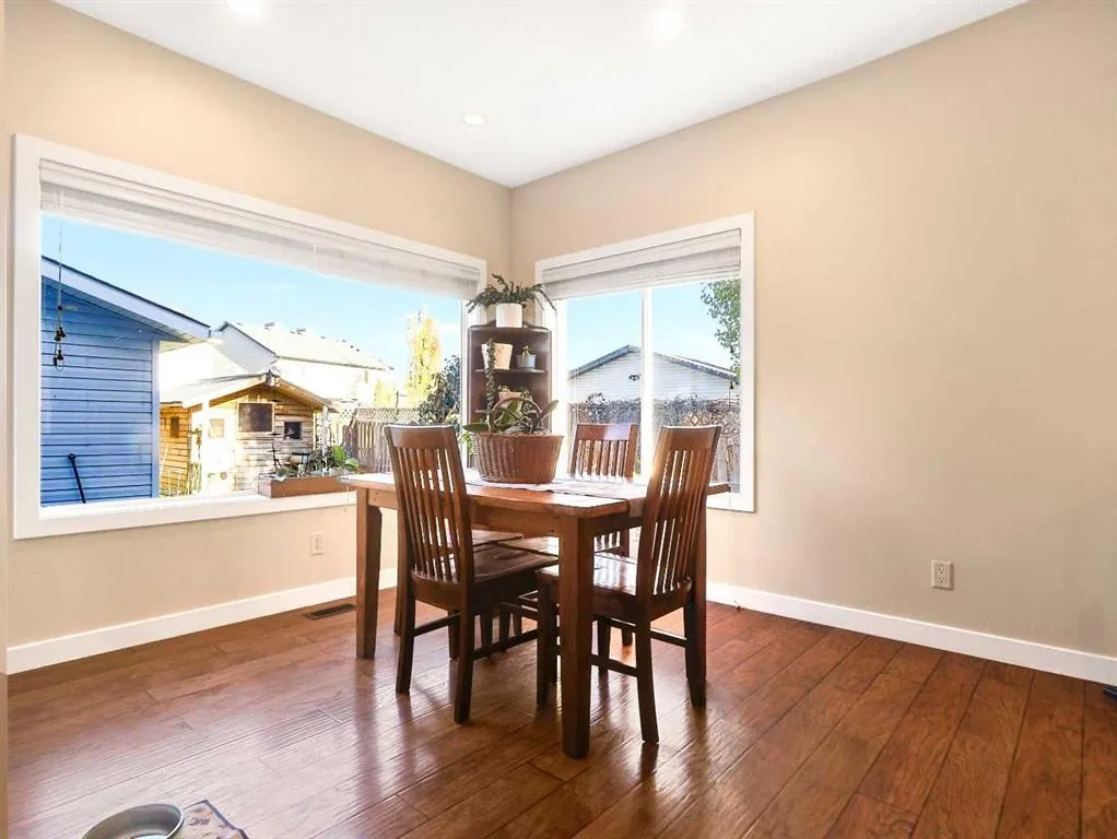 50 Elgin Meadows Green SE