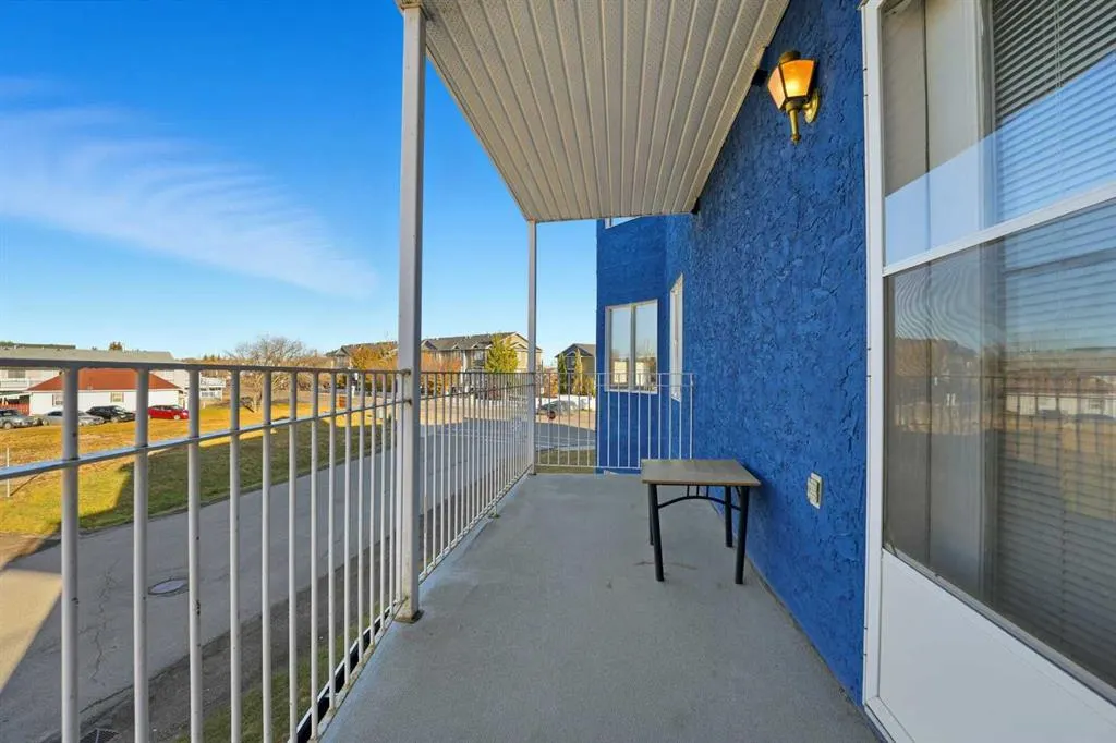 5135 Lakeshore Drive, #208
