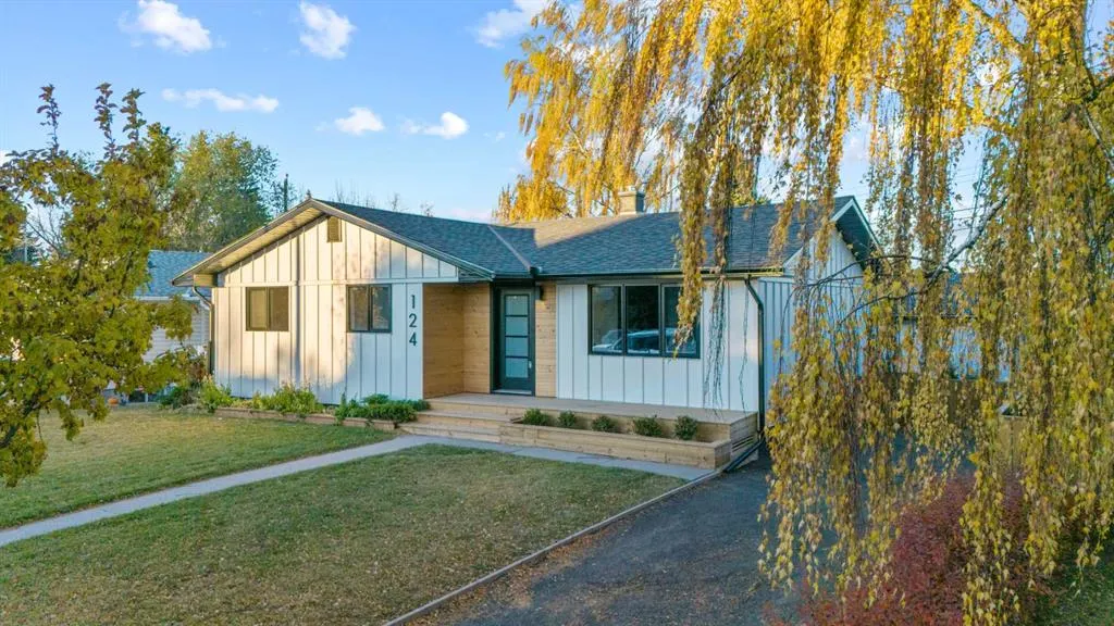 124 Gainsborough Drive SW