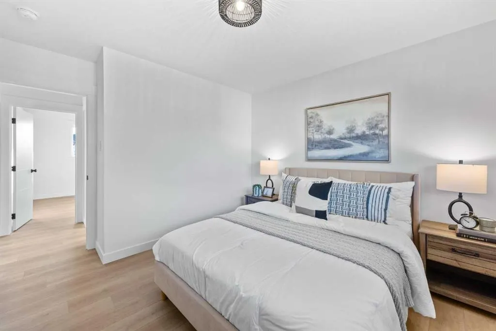 124 Gainsborough Drive SW