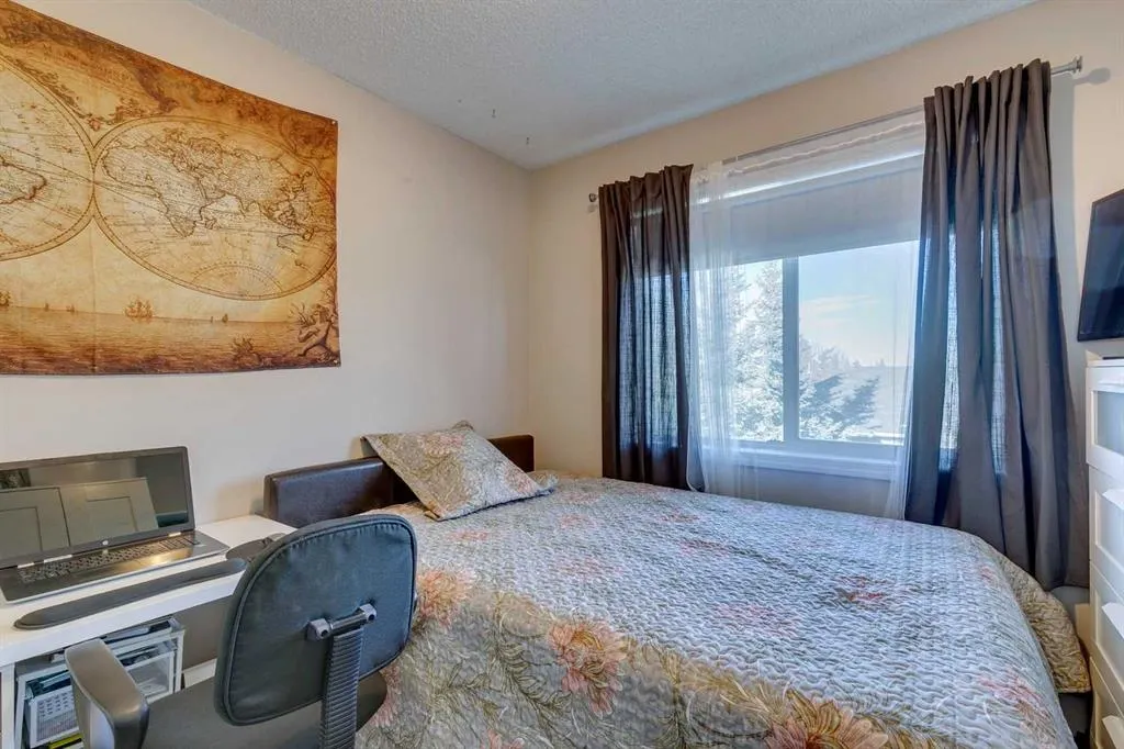 7 Harvest Gold Manor NE, #305