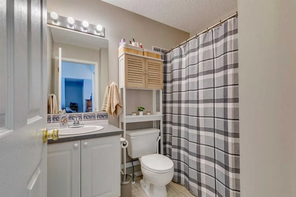 7 Harvest Gold Manor NE, #305