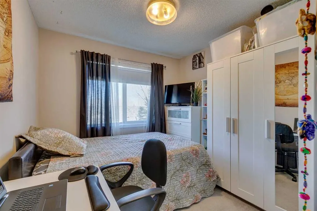 7 Harvest Gold Manor NE, #305