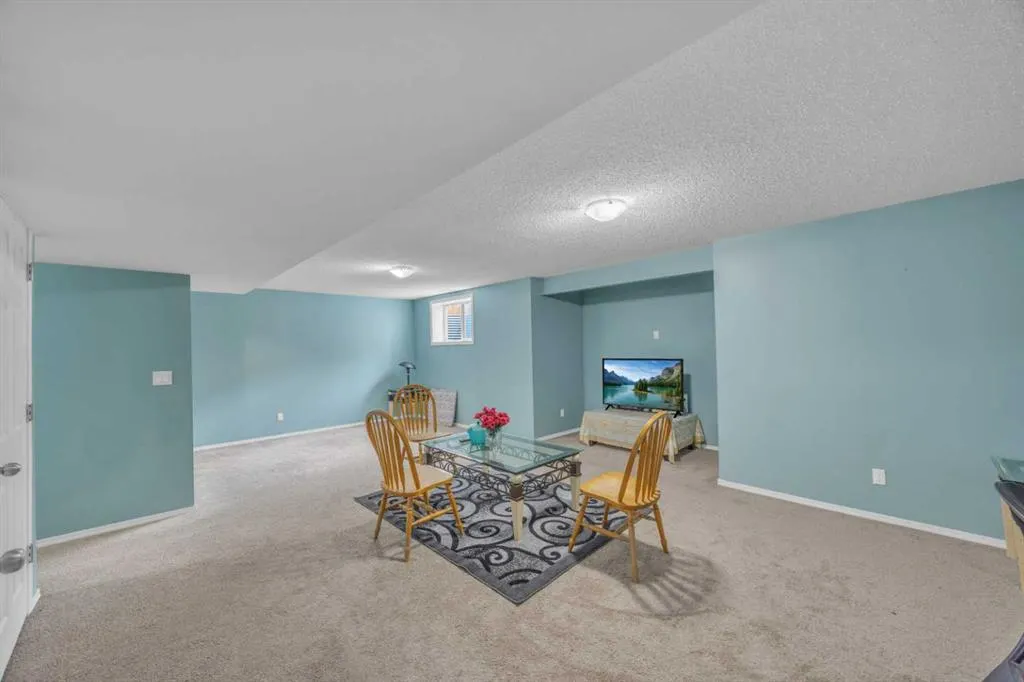 814 Copperfield Boulevard SE