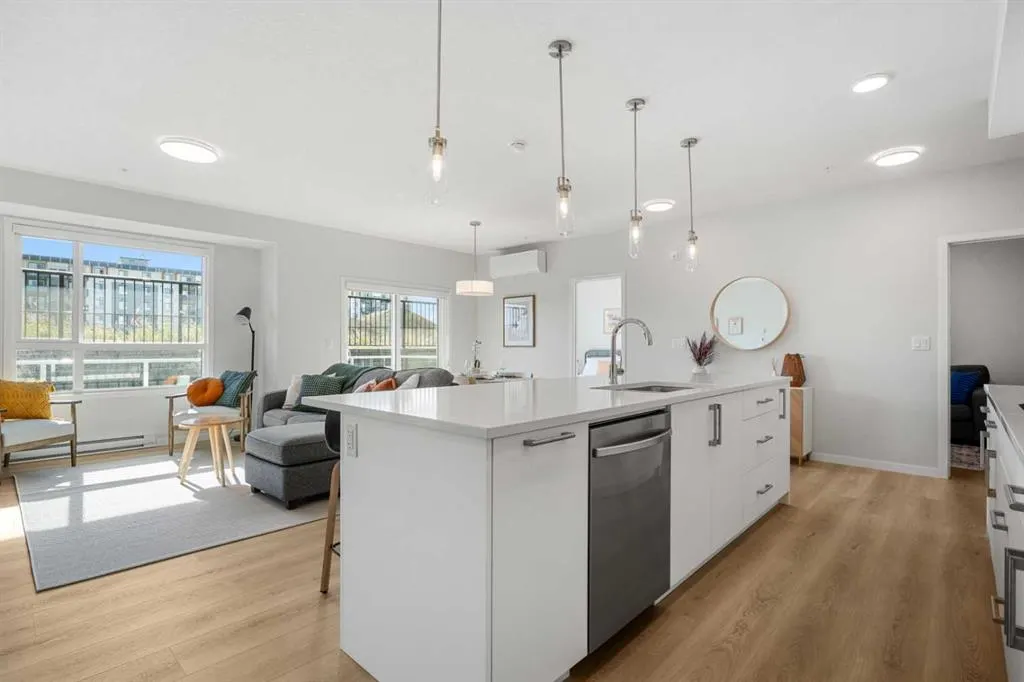 550 Belmont Street, #4113