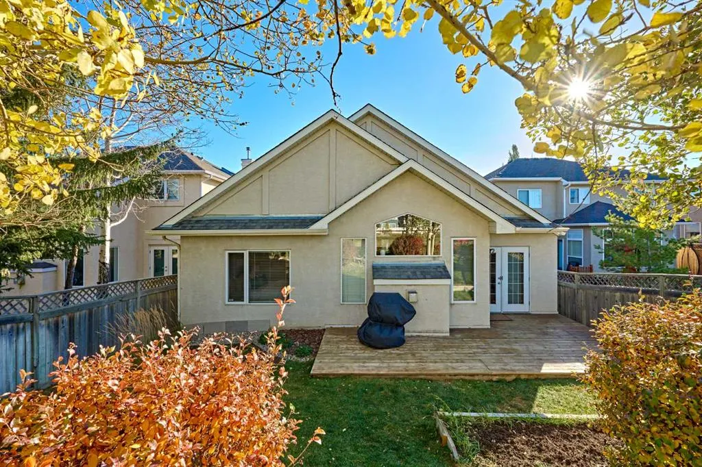 250 Strathridge Place SW