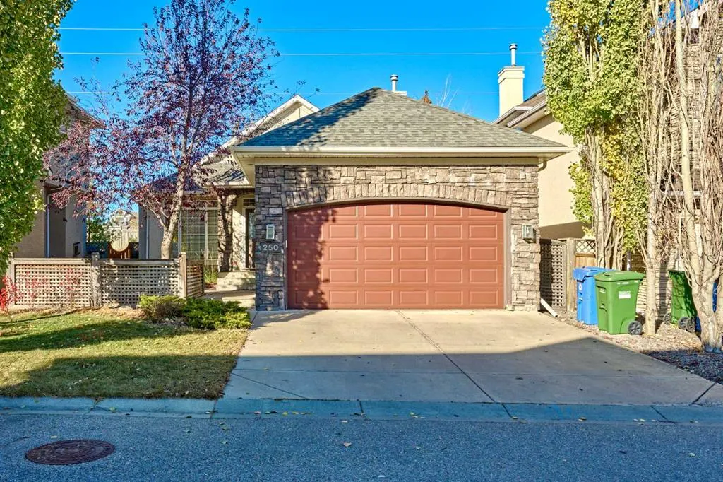 250 Strathridge Place SW