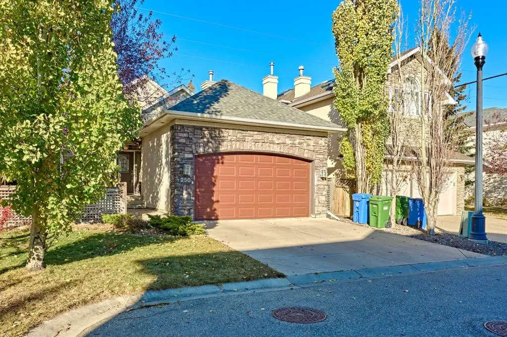 250 Strathridge Place SW