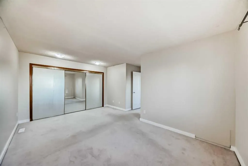 2740 Signal Hill Drive SW