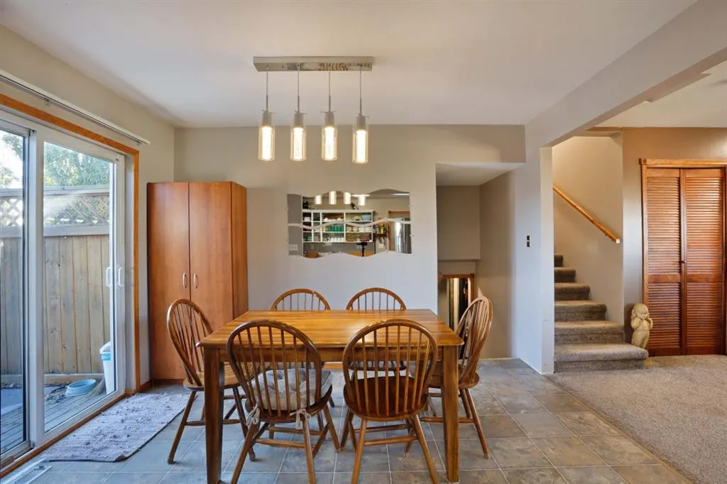 305 3 Street W