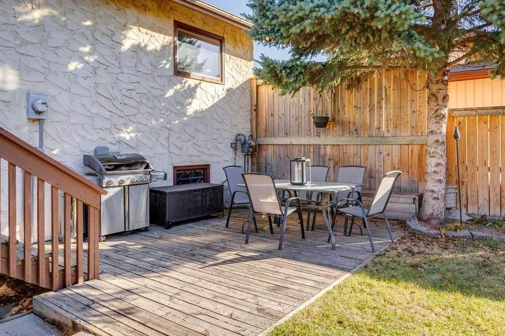 150 Midcrest Crescent SE