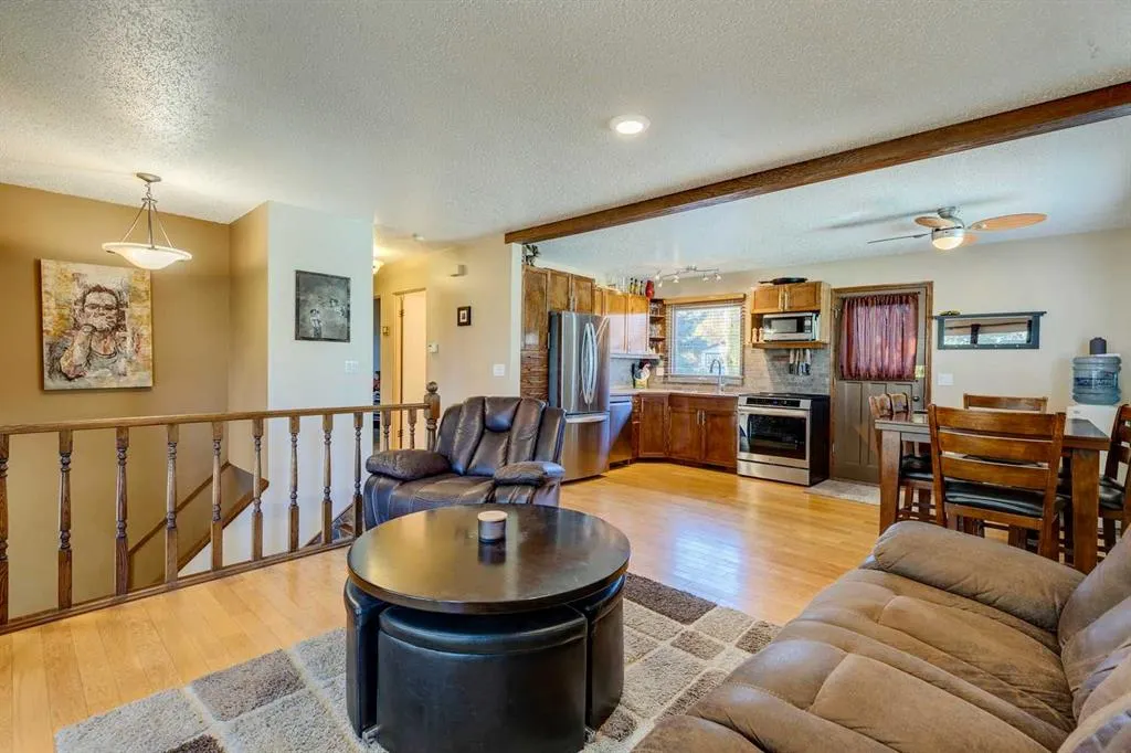 150 Midcrest Crescent SE