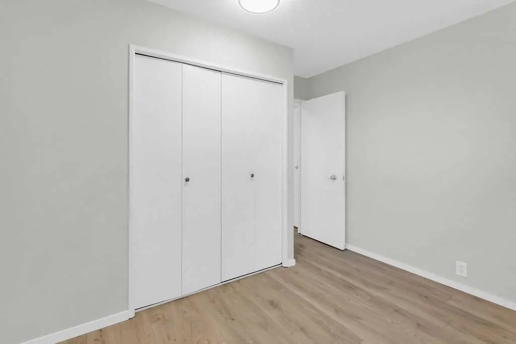 10 Radcliffe Crescent SE