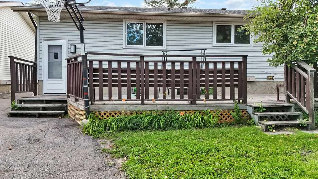 10 Radcliffe Crescent SE