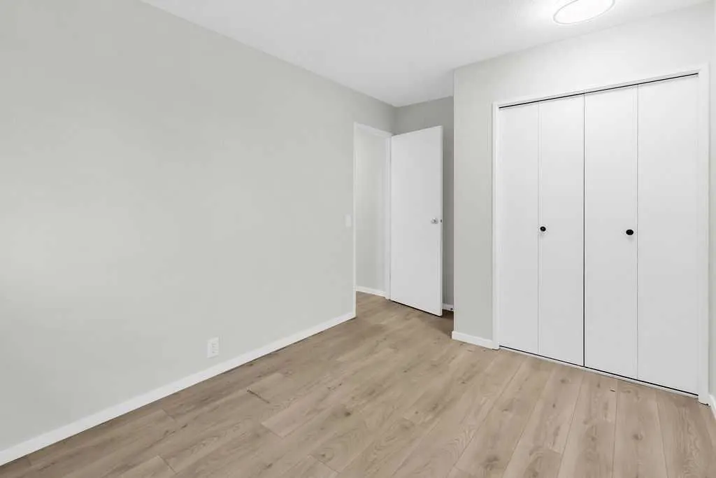 10 Radcliffe Crescent SE