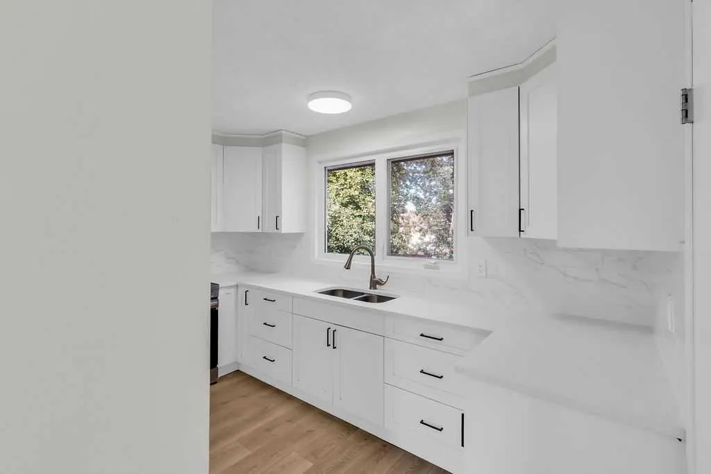 10 Radcliffe Crescent SE