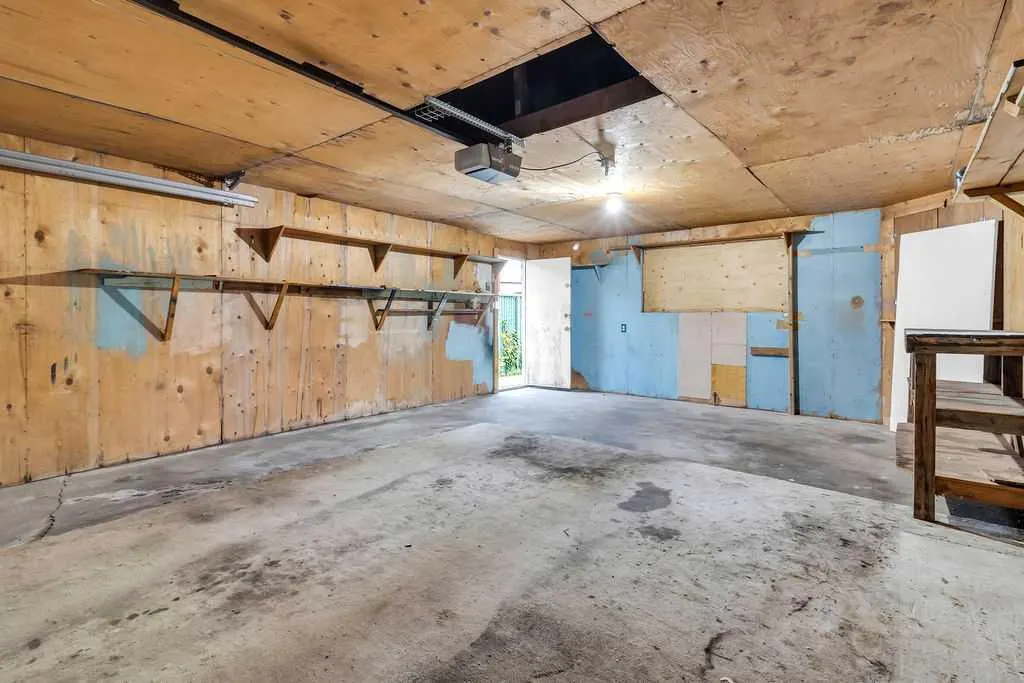 1212 Bantry Street NE