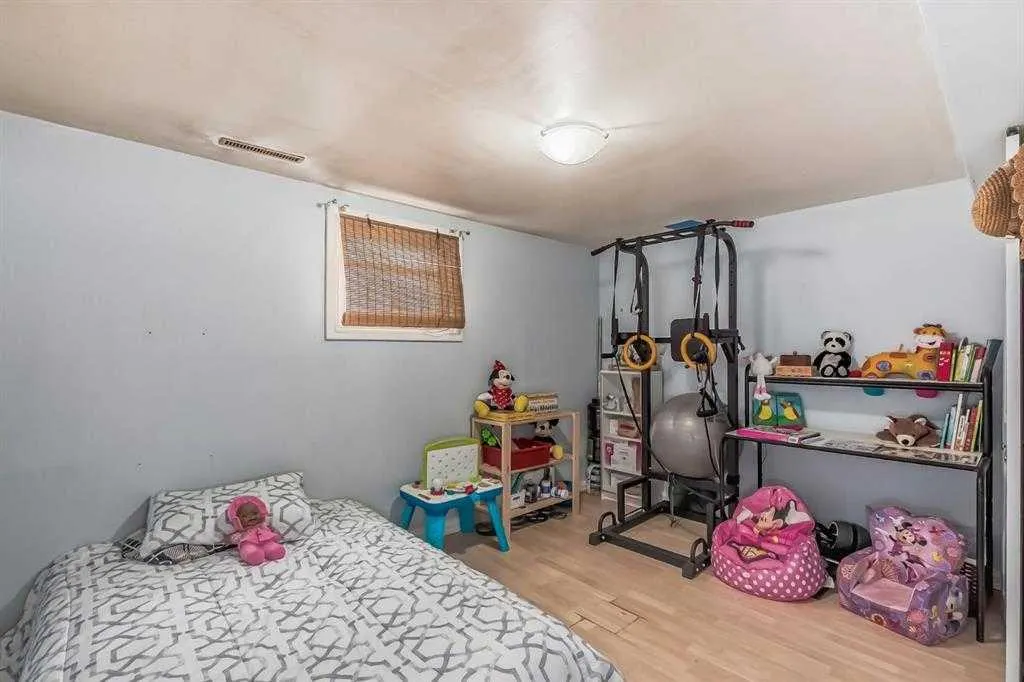 1212 Bantry Street NE