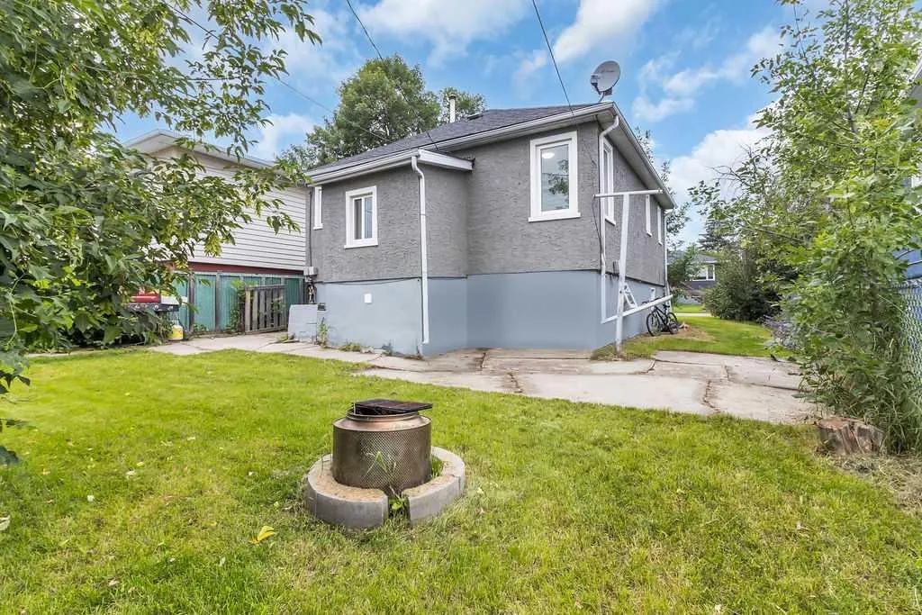 1212 Bantry Street NE