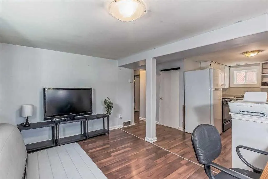 1212 Bantry Street NE