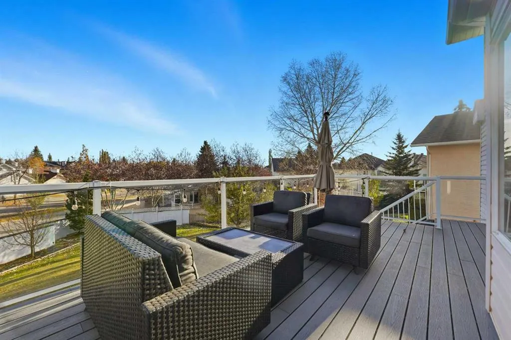 137 Sceptre Court NW