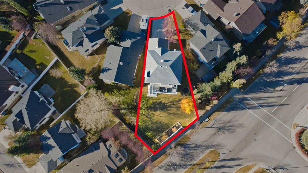 137 Sceptre Court NW