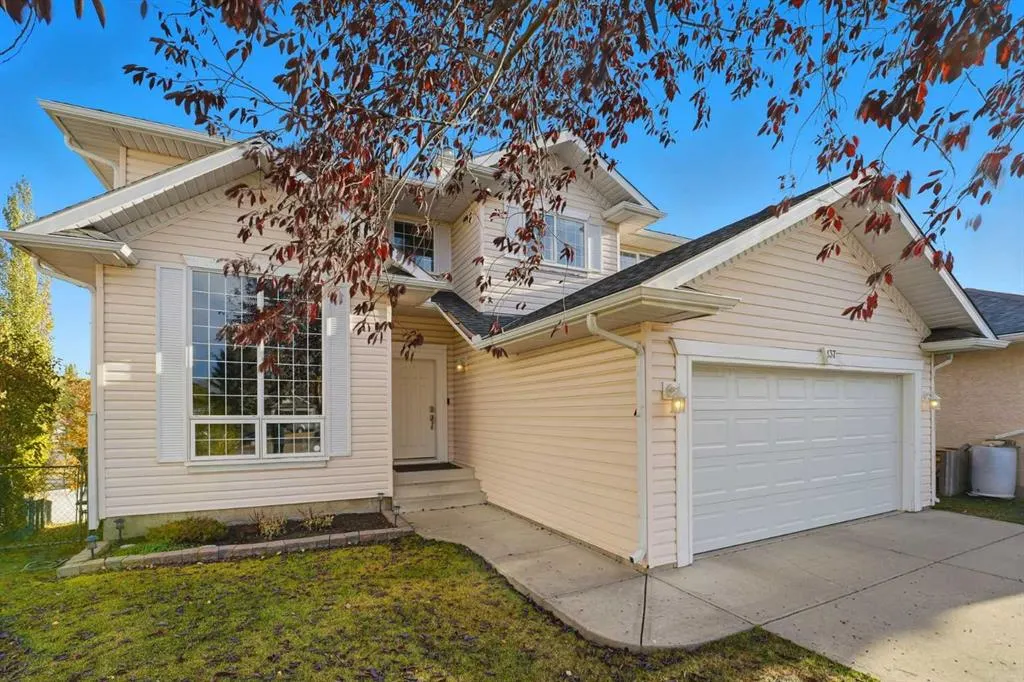 137 Sceptre Court NW